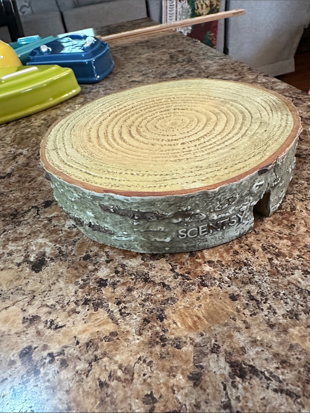Scentsy Rustic Wood Look stand in Green and Tan